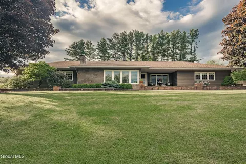 109 Golf Course Rd, Amsterdam, NY 12010