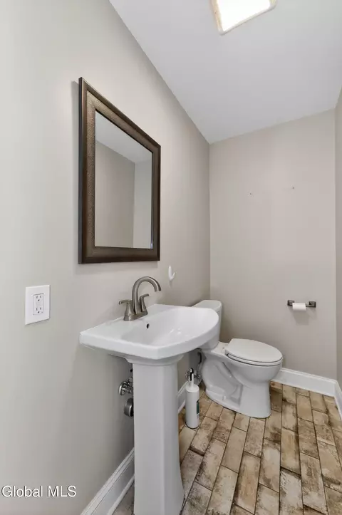 Bath - 3174 E Lydius St, Schenectady, NY 12303 photo 1 of 5