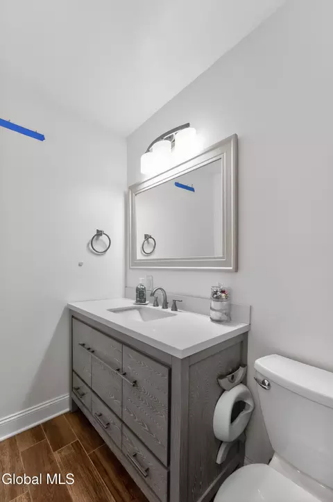 Bath - 3174 E Lydius St, Schenectady, NY 12303 photo 5 of 5