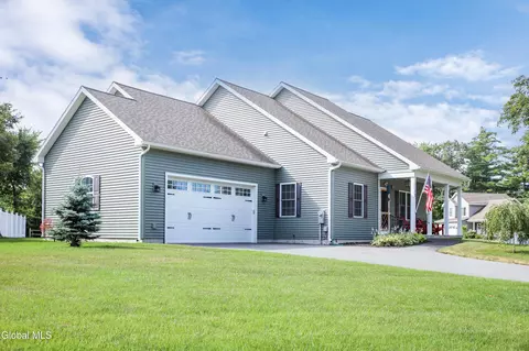 12 Stillwood Ln, South Glens Falls, NY 12803