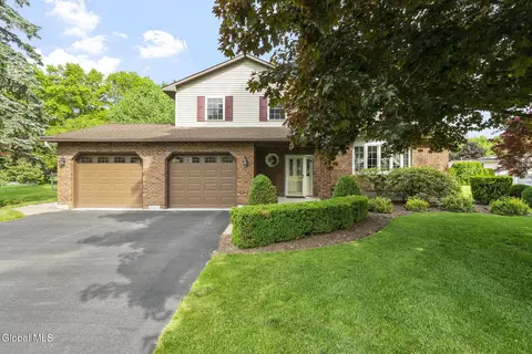 4 Smith Ln, Voorheesville, NY 12186