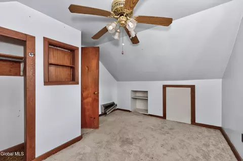 Bedroom - 1120 Outer Dr, Schenectady, NY 12303 photo 3 of 5