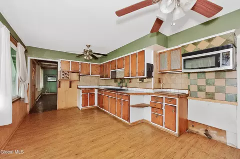Kitchen - 1120 Outer Dr, Schenectady, NY 12303 photo 1 of 2