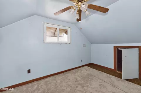 Bedroom - 1120 Outer Dr, Schenectady, NY 12303 photo 2 of 5