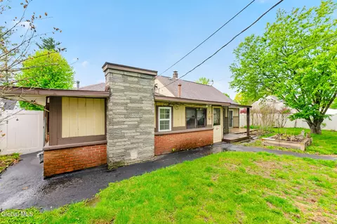 Exterior - 1120 Outer Dr, Schenectady, NY 12303 photo 6 of 6