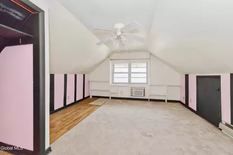 Bedroom - 1120 Outer Dr, Schenectady, NY 12303 photo 4 of 5