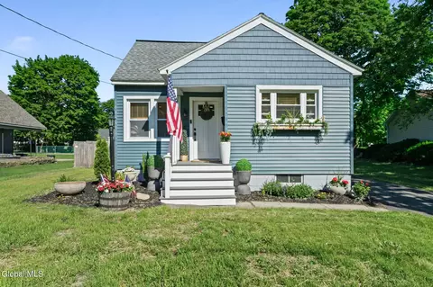 17 Wilmarth St, Scotia, NY 12302