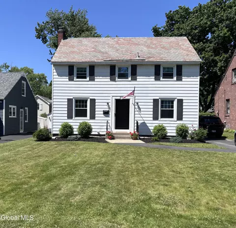 2317 Barcelona Rd, Schenectady, NY 12309