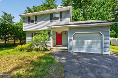 11 Plum Poppy S, Malta, NY 12020