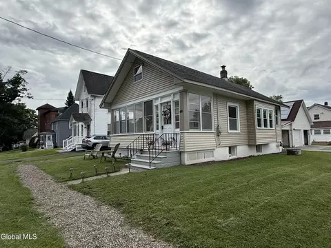 49 Haskell St, Hagaman, NY 12086