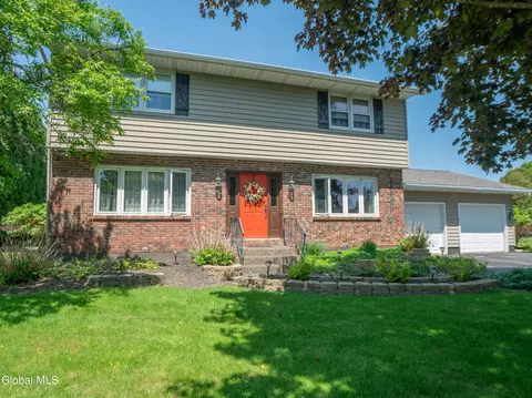 1159 Stacie Ln, Rotterdam Junction, NY 12150