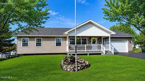 57 Kellogg Rd, Stillwater, NY 12170