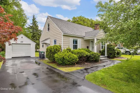 29 Witbeck Dr, Glenville, NY 12302