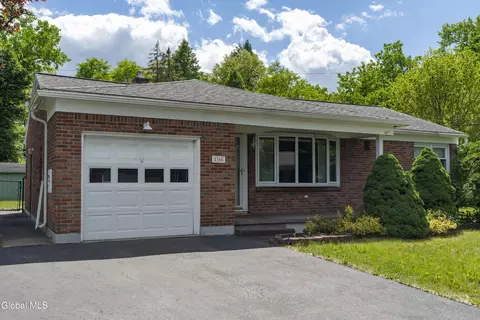 2368 Pine Ave, Schenectady, NY 12304