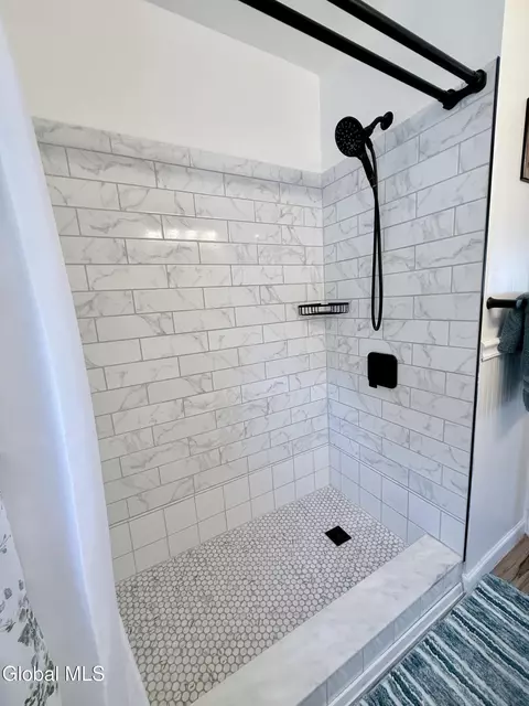 Bath - 2368 Pine Ave, Schenectady, NY 12304 photo 1 of 1