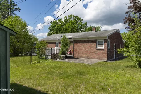 Exterior - 2368 Pine Ave, Schenectady, NY 12304 photo 6 of 8