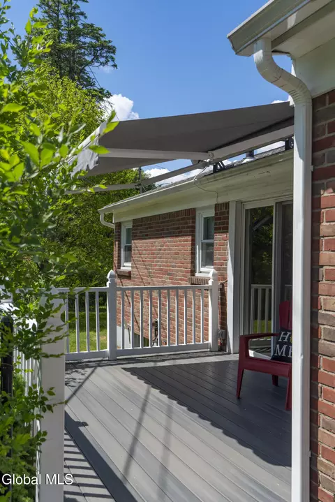 Exterior - 2368 Pine Ave, Schenectady, NY 12304 photo 7 of 8