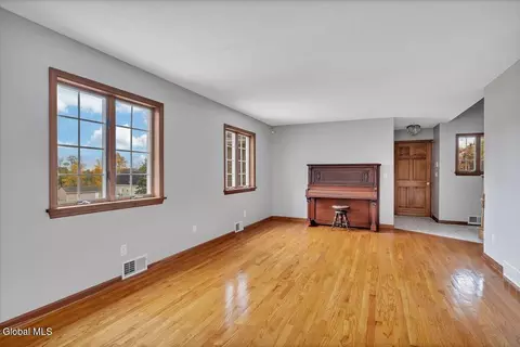 Living - 1306 Putnam Rd, Schenectady, NY 12306 photo 4 of 5