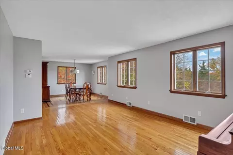 Dining - 1306 Putnam Rd, Schenectady, NY 12306 photo 1 of 4