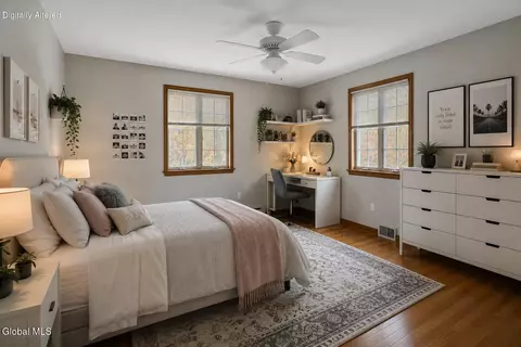 Bedroom - 1306 Putnam Rd, Schenectady, NY 12306 photo 3 of 6