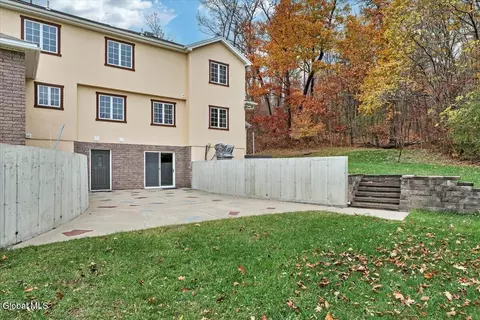 Exterior - 1306 Putnam Rd, Schenectady, NY 12306 photo 3 of 6