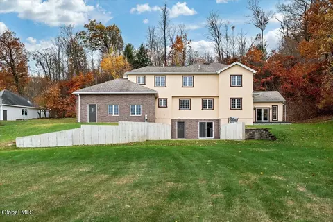 Exterior - 1306 Putnam Rd, Schenectady, NY 12306 photo 3 of 5
