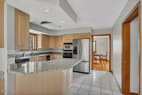 Kitchen - 1306 Putnam Rd, Schenectady, NY 12306 photo 2 of 4