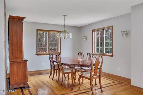 Dining - 1306 Putnam Rd, Schenectady, NY 12306 photo 2 of 4