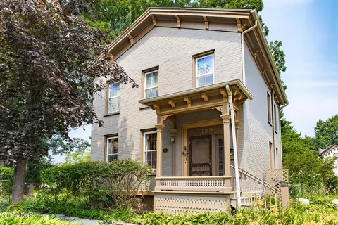 129 Spring St, Saratoga Springs, NY 12866