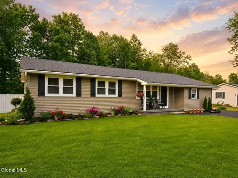 30 Sunset Rd, Fort Ann, NY 12827