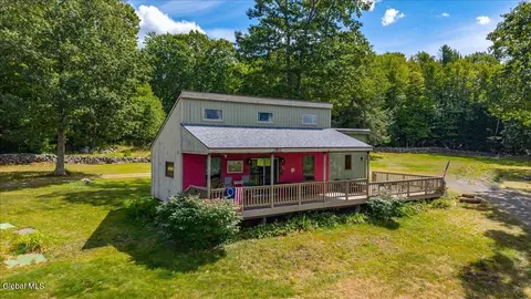260 South Rd, Averill Park, NY 12018