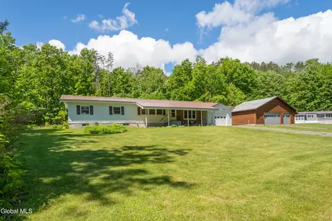 197 Lakeside Dr, Mayfield, NY 12117