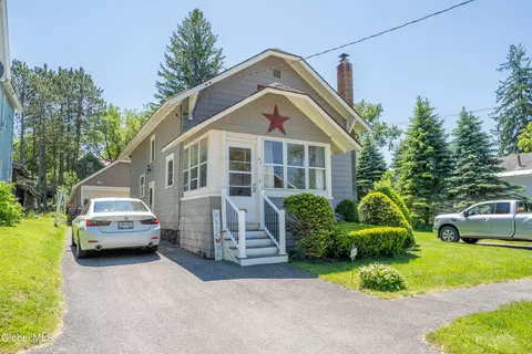42 Franklin St, Gloversville, NY 12078