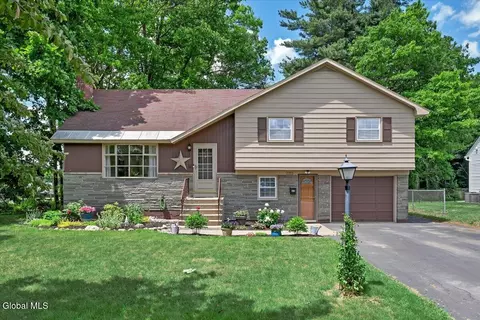 2153 Van Wormer Rd, Schenectady, NY 12303