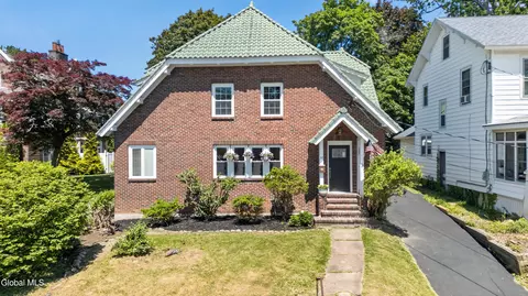 37 Grant Ave, Amsterdam, NY 12010