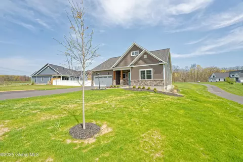 2802 Phillips Rd, Castleton On Hudson, NY 12033