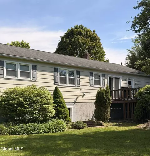1 Maple Ln, Cherry Valley, NY 13320