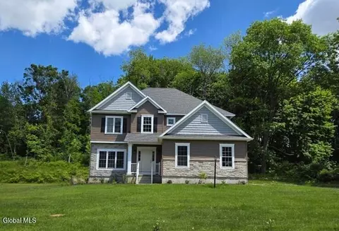 44 Waterford Ave, Latham, NY 12110