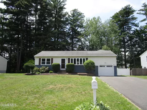 29 Garling Dr, Latham, NY 12110