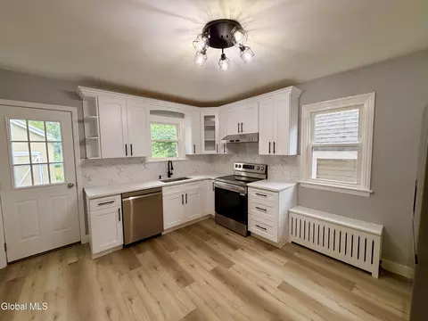 Kitchen - 32 Mount Stuart Rd, Schenectady, NY 12304 photo 1 of 4
