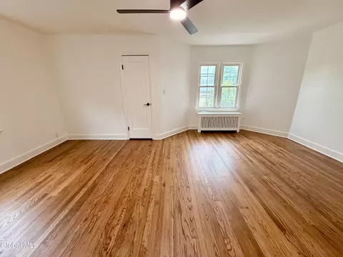 Bedroom - 32 Mount Stuart Rd, Schenectady, NY 12304 photo 4 of 8