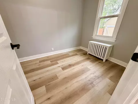 Bedroom - 32 Mount Stuart Rd, Schenectady, NY 12304 photo 1 of 8