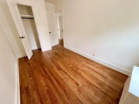 Bedroom - 32 Mount Stuart Rd, Schenectady, NY 12304 photo 6 of 8