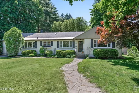 6 Foxhall Dr, Saratoga Springs, NY 12866