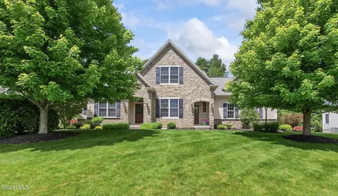 18 Burton Ln, Loudonville, NY 12211