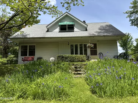 27 Rutherford Rd, West Sand Lake, NY 12196