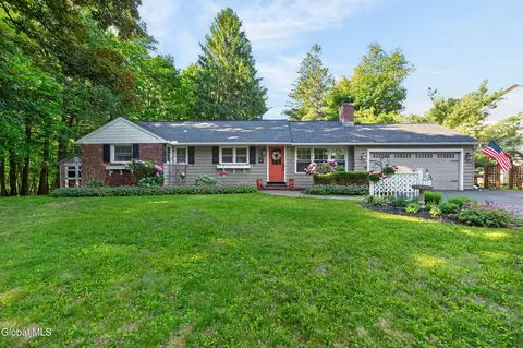 2 Avon Rd, Delmar, NY 12054