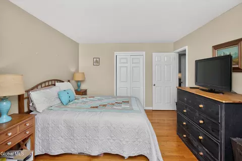 Bedroom - 2 Avon Rd, Delmar, NY 12054 photo 4 of 8