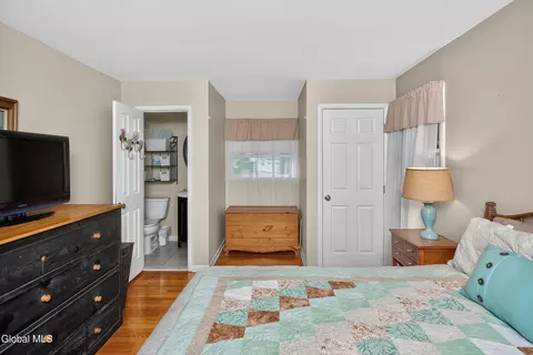 Bedroom - 2 Avon Rd, Delmar, NY 12054 photo 2 of 8