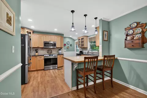 Kitchen - 2 Avon Rd, Delmar, NY 12054 photo 1 of 6